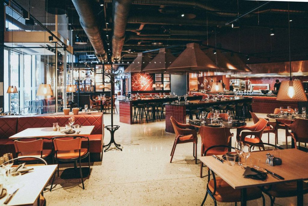 Restaurant in My Mood: 7 Proven Ways to Avoid Painful Lighting Mistakes
